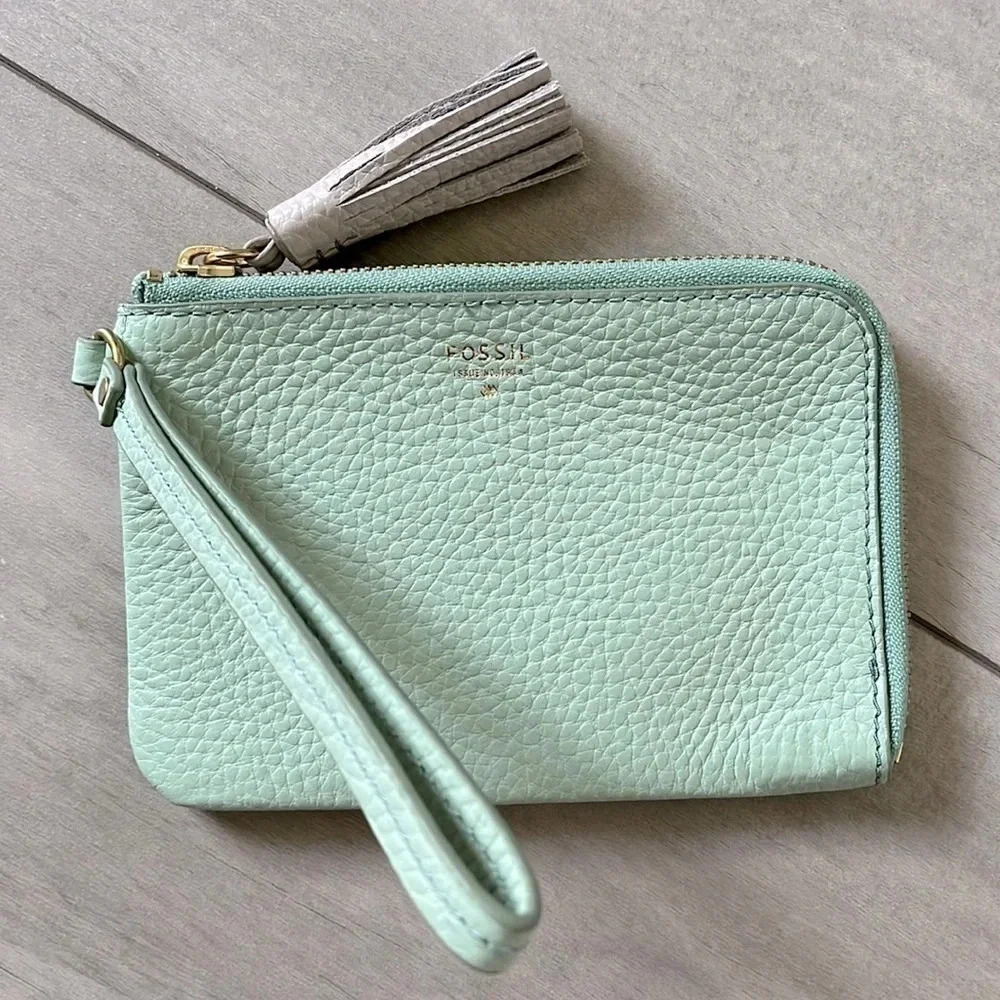 🩵HOST PICK FOSSIL NWT Leather Wristlet Wallet Card Holder Full Zipper Closure
